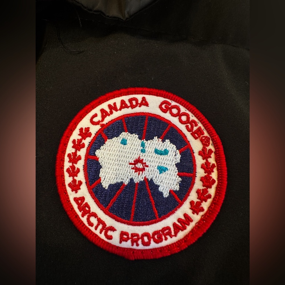 Canada Goose Black Vest S - Picture 6 of 11
